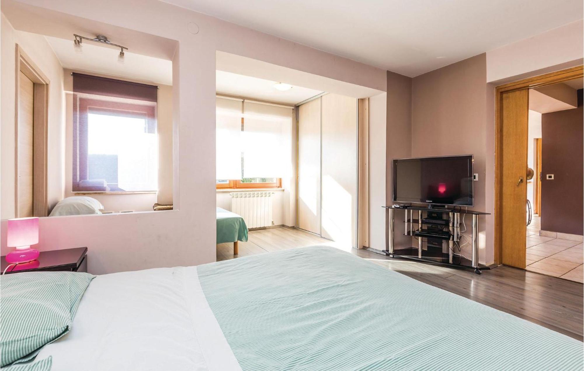 Stunning Apartment In Rijeka With 1 Bedrooms And Wifi Exterior foto